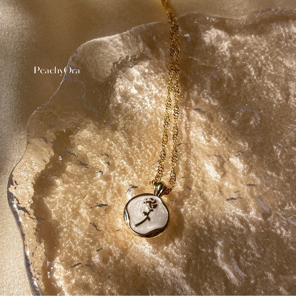 Jewelry - NEW DROP💌Rose Enamel Necklace